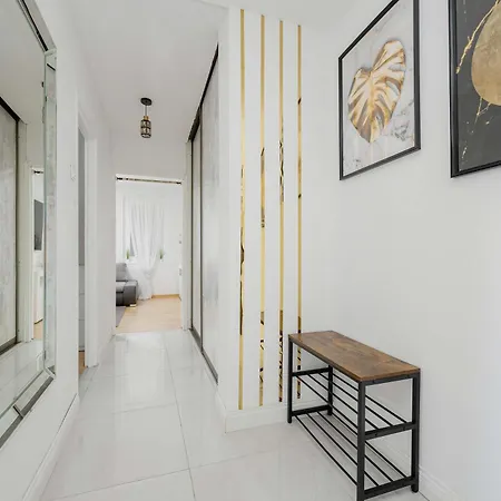 Apartment Cosy & Bright With Parking By Renters